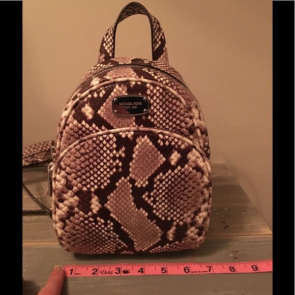 🐍LAST ONE🐍 NWT Michael Kors Abbey XS Backpack - Picture 5 of 7